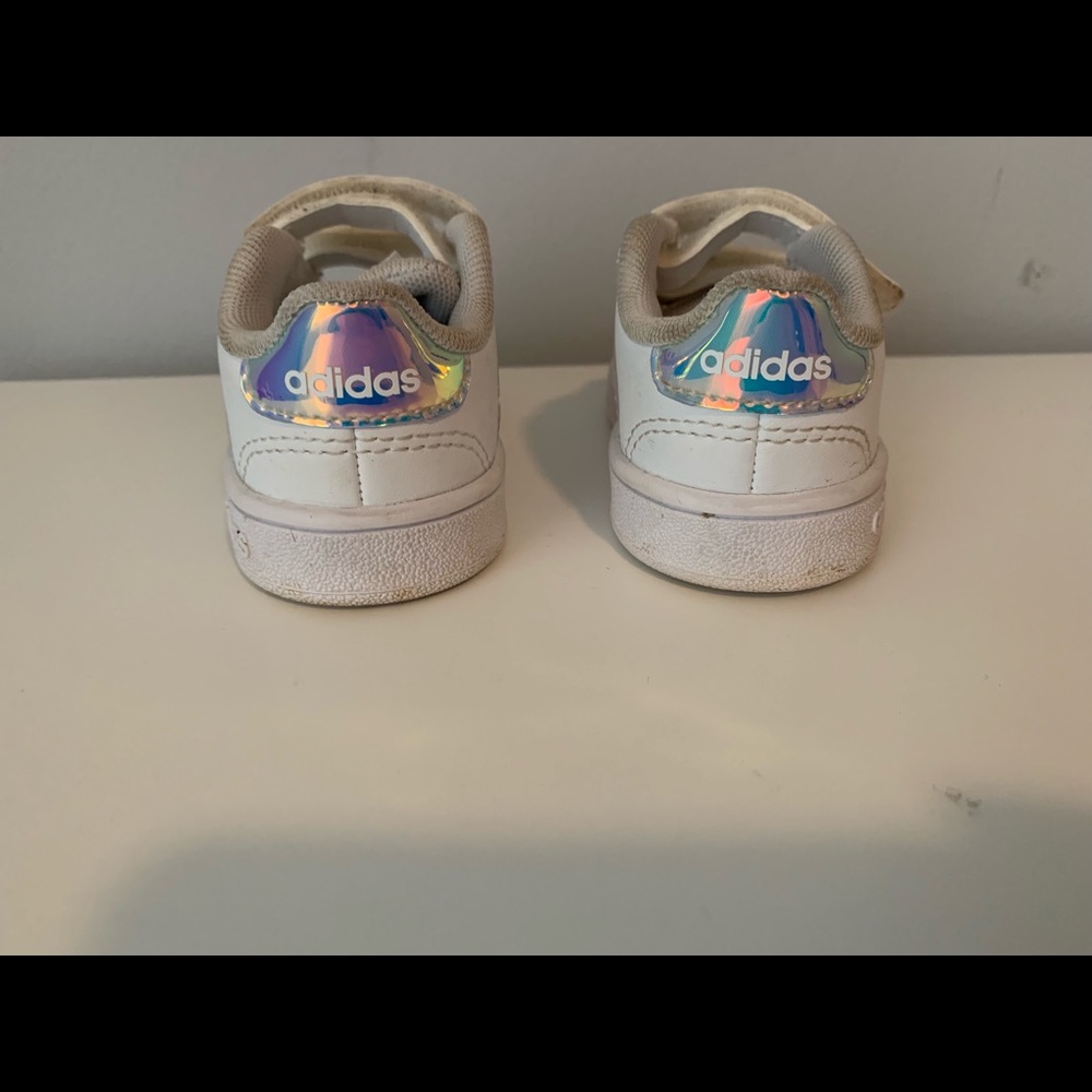 Kids adidas size 3
